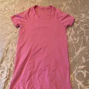 Lululemon Swiftly Short Sleeve in Sonic Pink Size 6